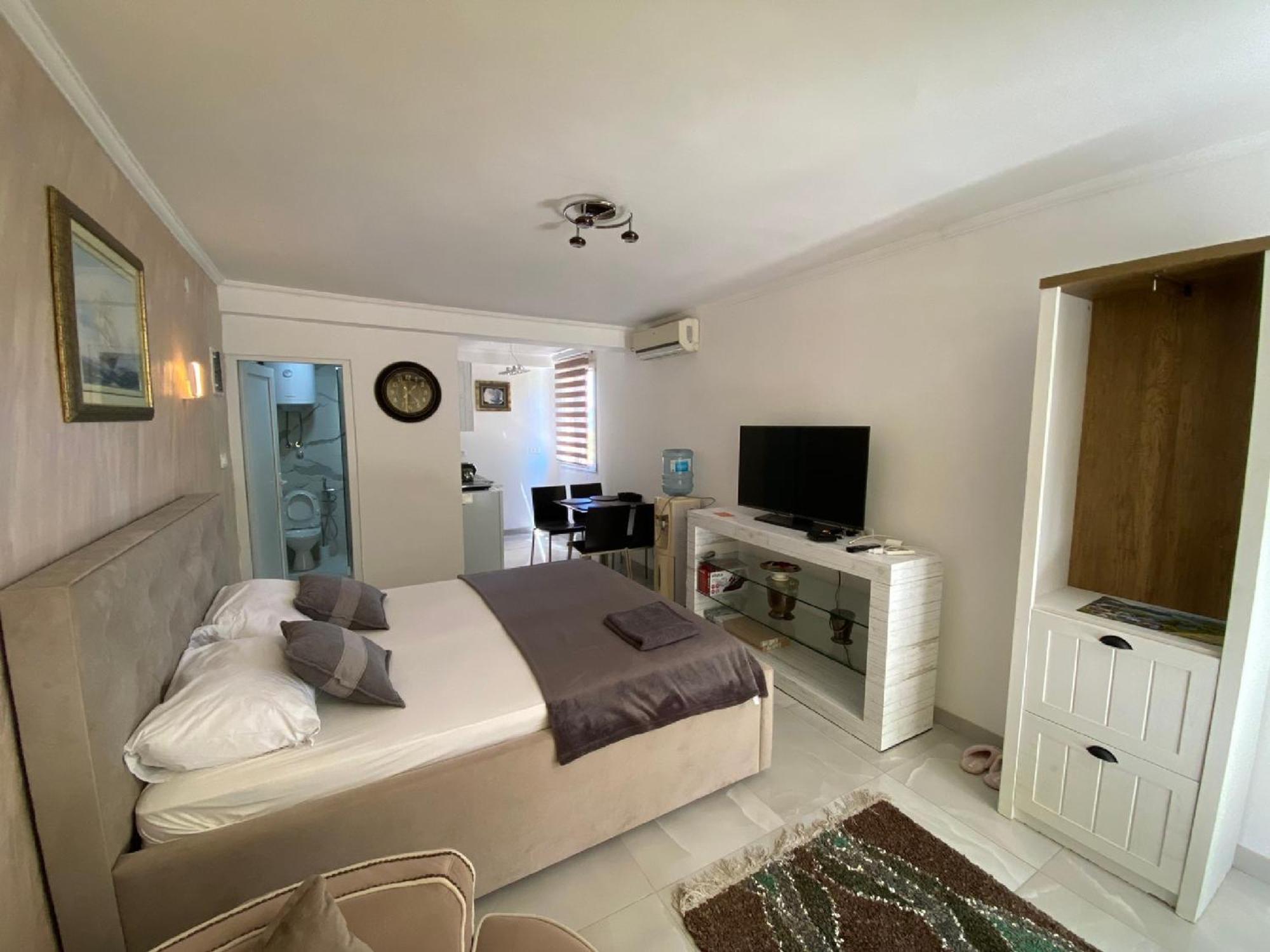 Apartments Stankovic & Boat Tours Virpazar Exterior photo