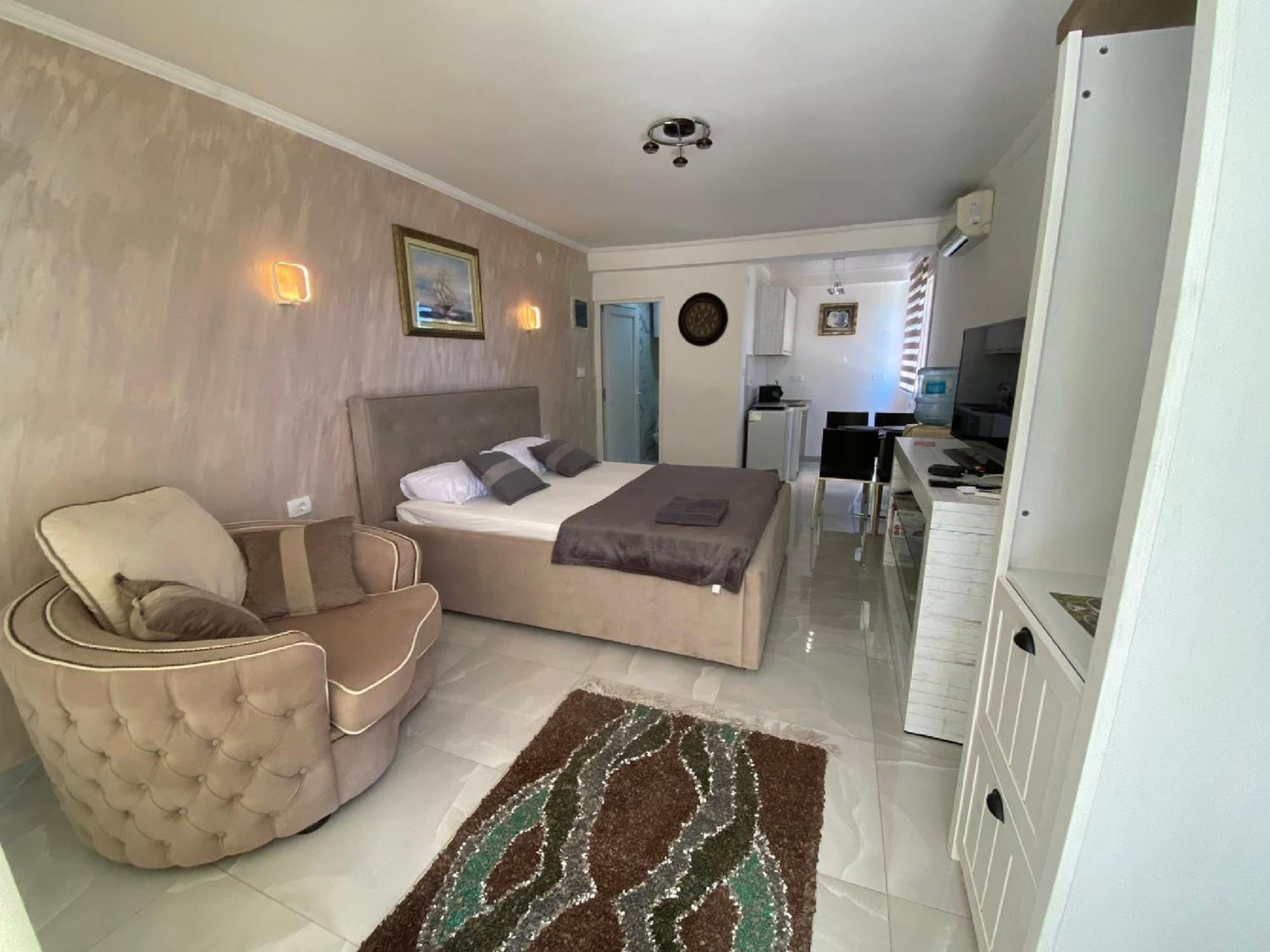 Apartments Stankovic & Boat Tours Virpazar Exterior photo